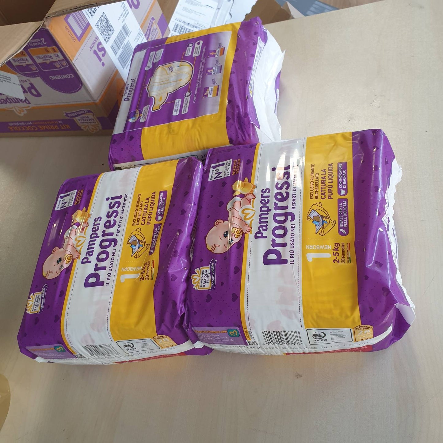 293337 - PAMPERS Progressi Ditët e Para, 84 pelena, Dy pako Madhësia 1 (2-5 kg) dhe Një pako Madhësia 2 (3-6 kg)