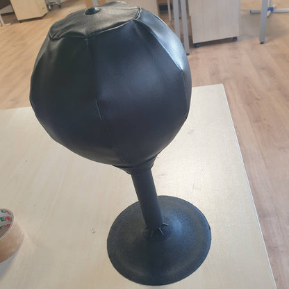 294135 - STFALI Top grushti, Tavolinë topi grushti me susta, 18x17.5x37 cm, Gotë thithëse për lehtësimin e stresit