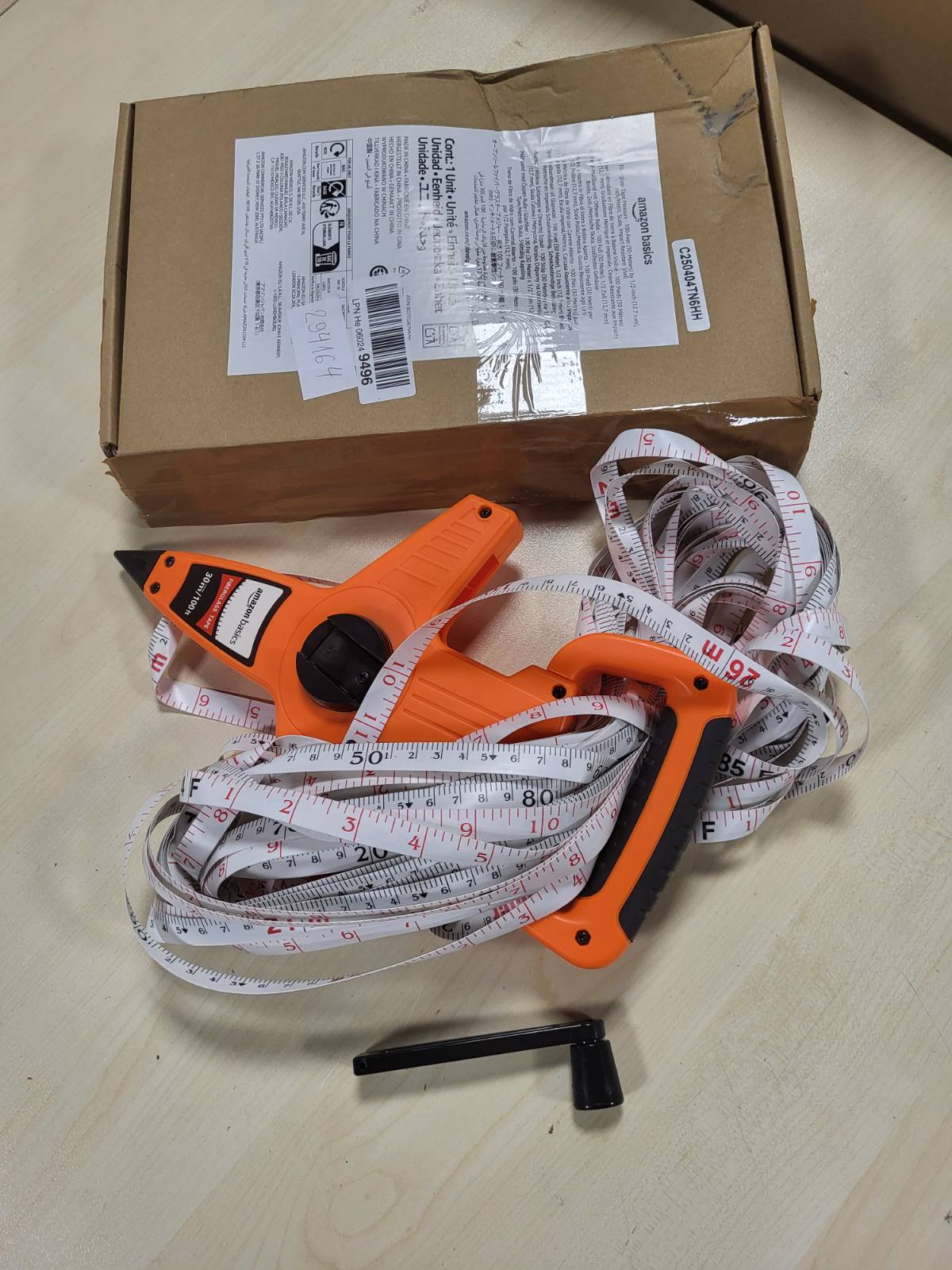 294164 - AMAZON BASICS Shirit matës me fibra qelqi, rezistent ndaj goditjeve, 30 m/100 ft x 0.5 inç, ngjyrë hardhie, portokalli