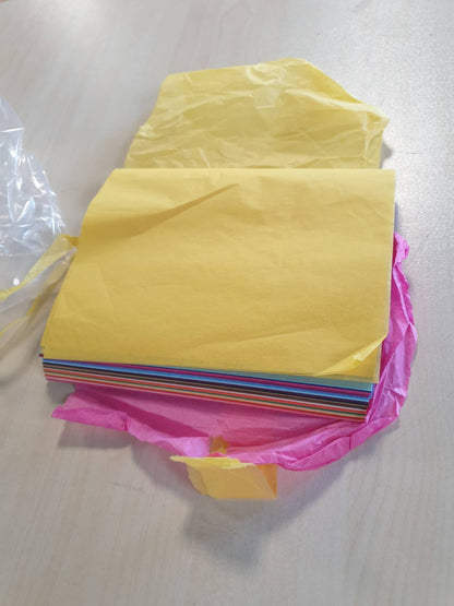 294623 - Letër Transparente Svalor - 300 fletë në 30 ngjyra, letër higjienike A4, 14g/m², 20 × 29 cm