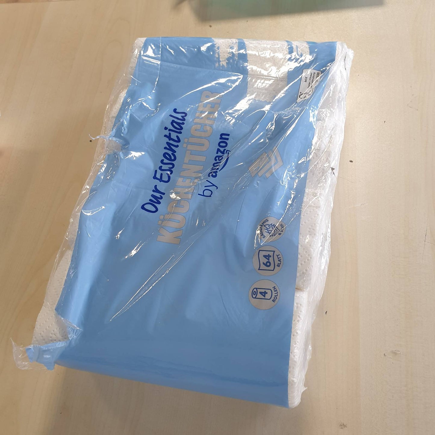 294640 - AMAZON Kitchen Roll, 3-shtresa, 4 rrotulla, 64 fletë për rrotull, i certifikuar nga FSC