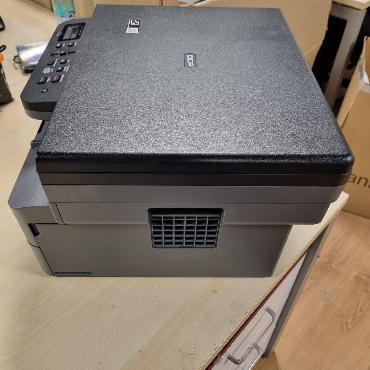 295002 - BROTHER DCP-L2627DWXL Printer shumëfunksional lazer monokrom 3-në-1, 32 faqe/min, Printim automatik dy anësor, Panel kontrolli LCD 2 rreshta, USB, WLAN 5 GHz