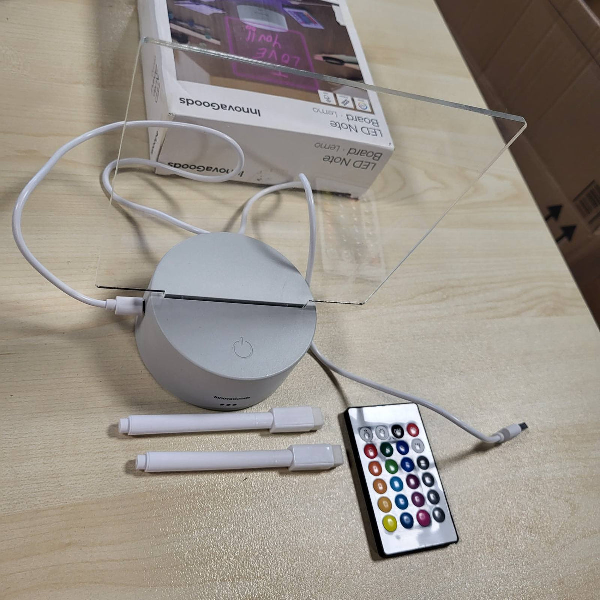 295291 - INNOVAGOODS Tabela e Mesazheve, Tabelë e Bardhë me Dritë LED, 5 Modalitete Ndriçimi Shumëngjyrëshe, përfshin telekomandë dhe aksesorë, ideale për zyra dhe dhoma gjumi