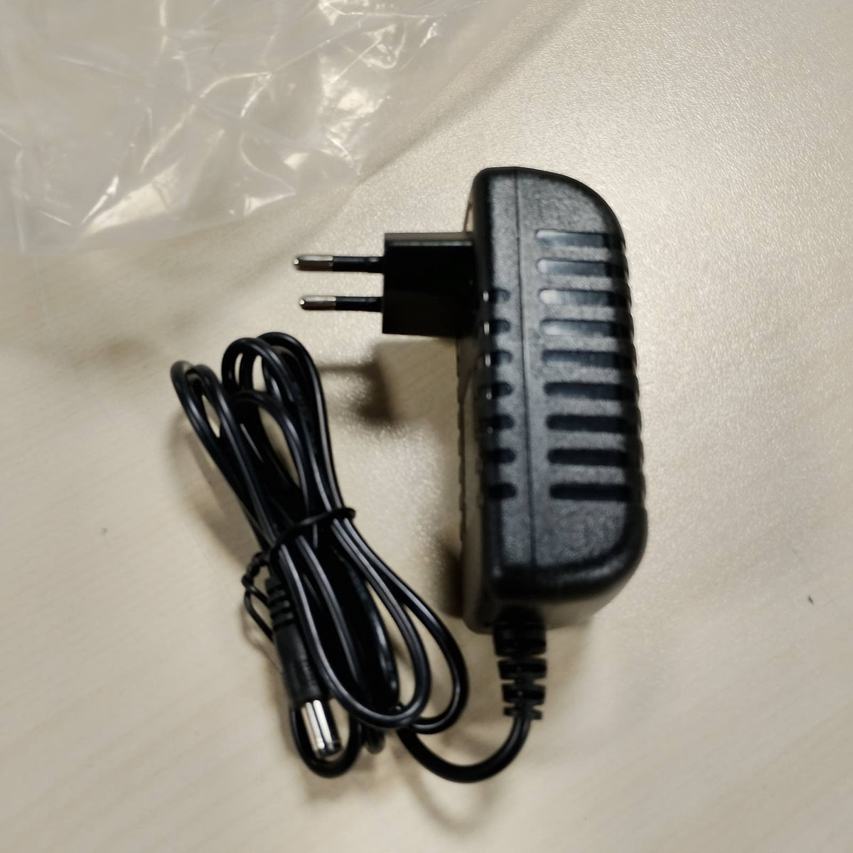 295369 - V-TAC | Adaptor Energjie 12V 42W 3.5A për Kamera, Shirita LED, Modeme | Karikues Transformues 12V | Prizë EU me 2 Kunja | AC 100-240V 50/60Hz | E Zezë