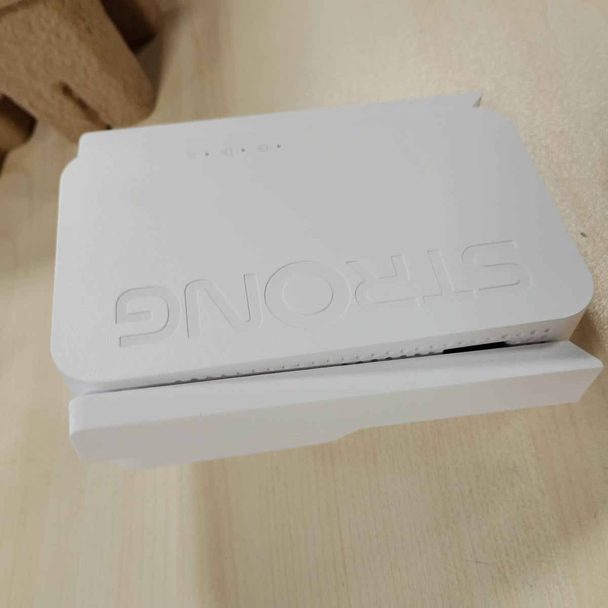 295559 - STRONG WiFi Repeater 6 AX3000, Amplifikator WiFi me Dy Banda