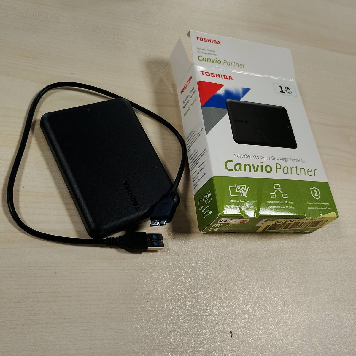 295598 - TOSHIBA Disk i jashtëm i ngurtë portativ Canvio Partner | Kapacitet: 1TB | 2.5" | USB 3.2 | Pajtueshëm me Mac dhe Windows | Xbox, PS4, PS5