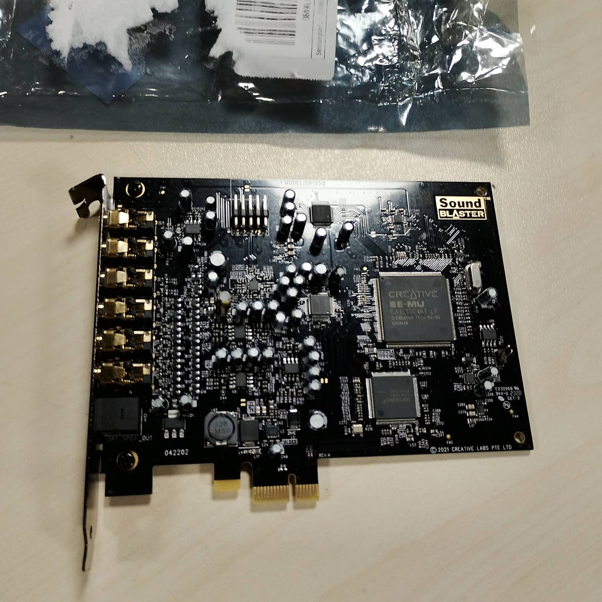 295611 - KARTË ZËRI Creative Sound Blaster Audigy Rx PCIe (Tingull rrethues 7.1, dy hyrje mikrofoni, efekte EAX të përshpejtuara nga hardueri, amplifikator i fuqishëm për kufjet)