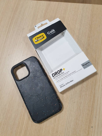 295734 - OTTERBOX Mbështjellëse Core Series për iPhone 15 Pro Max, rezistente ndaj goditjeve, ultra e hollë, e zezë