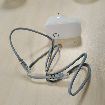 295789 - STRONG AC1200 AMPLIFIKATOR WIFI PËR PRIZË ELEKTRIKE, Përsëritës WiFi me Dy Banda, WPS, Portë LAN, Pikë Aksesi