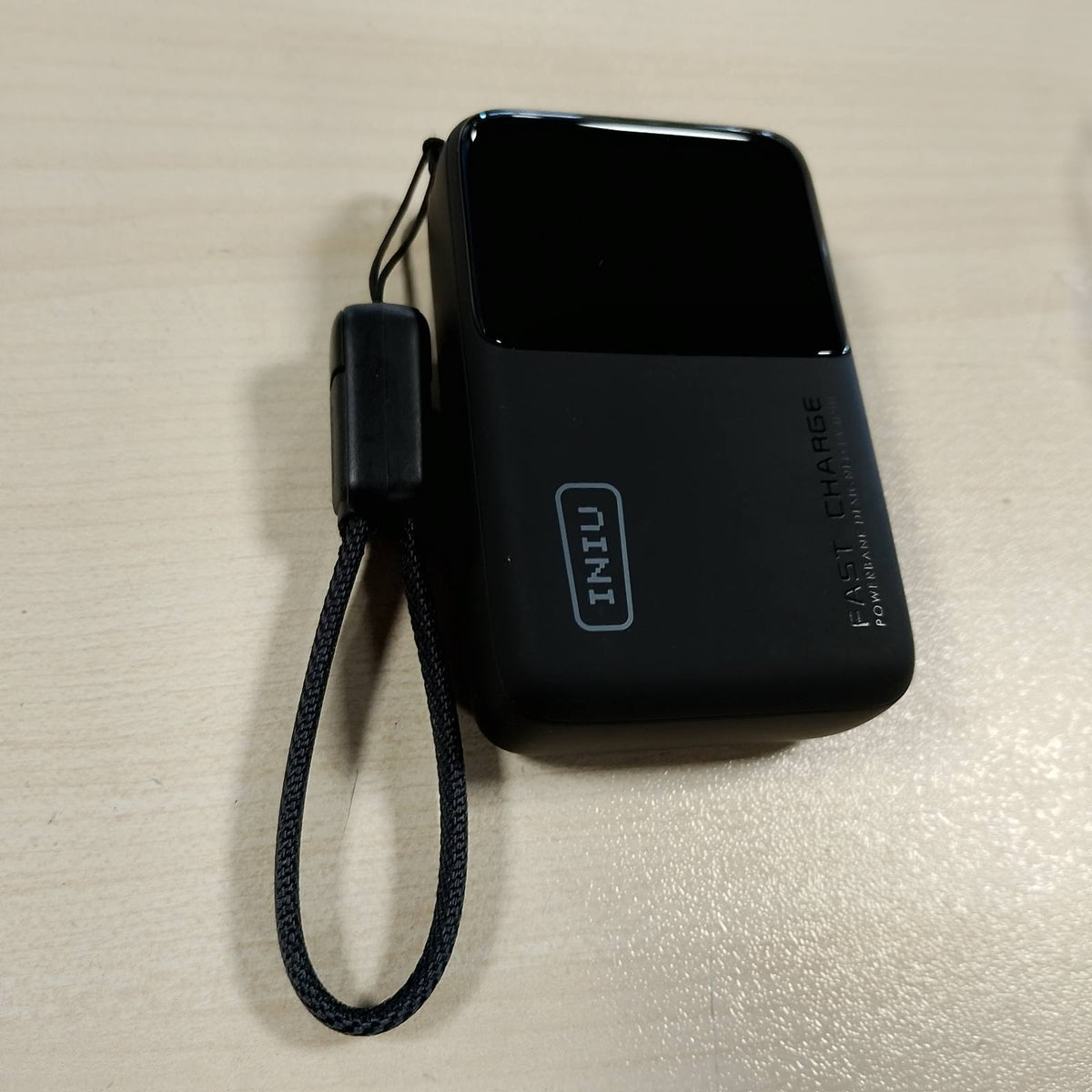 295792 - INIU - Bankë energjie 10000mAh Ultra Mini 45W me kabllo USB-C, e përputhshme me aeroplan, për iPhone 17 16, Samsung, Xiaomi
