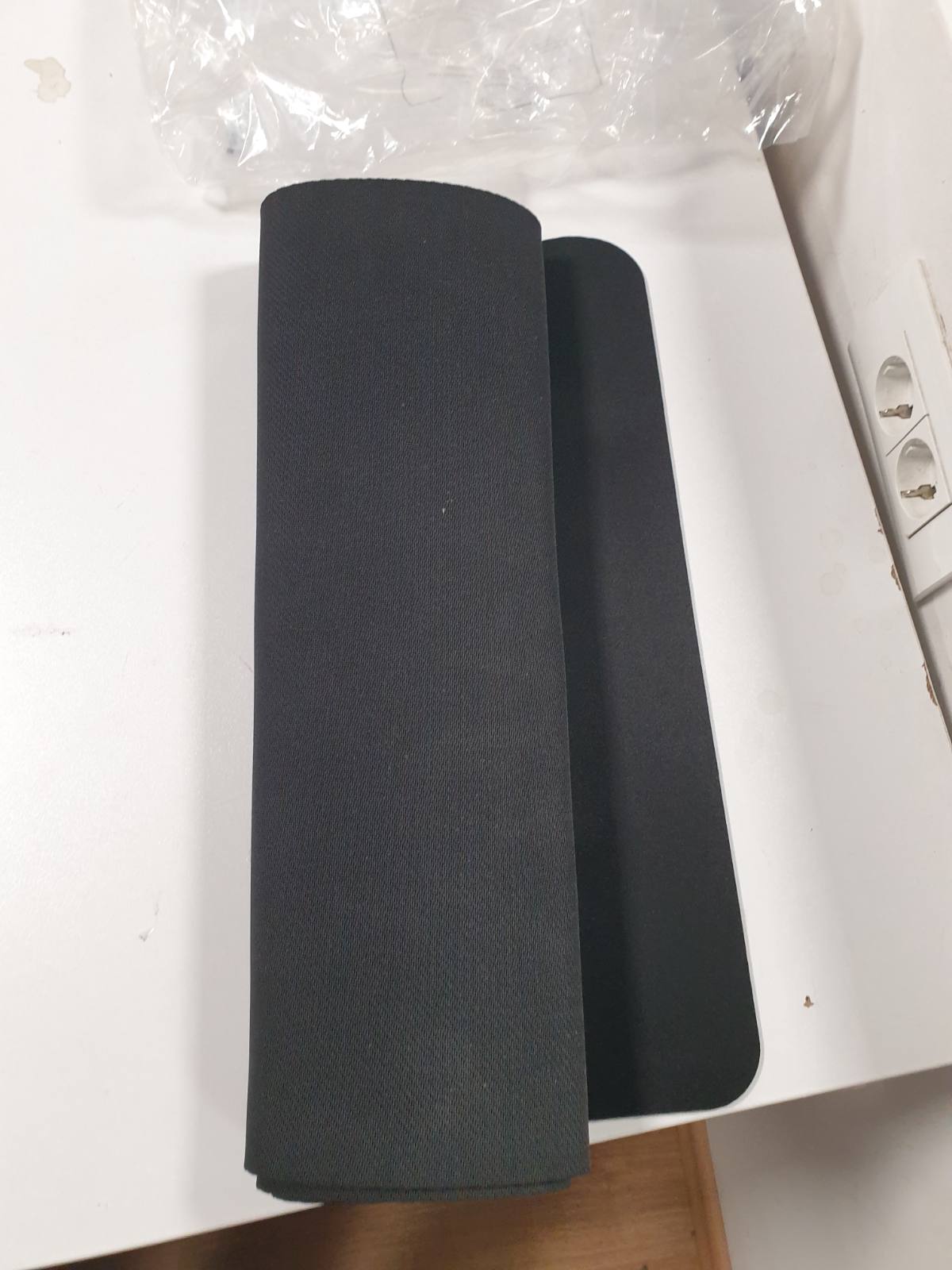 296212 - AMAZON BASICS Maus Pad i Madh Drejtkëndor, i Zi, i Zgjeruar, 902Gj x 429Gj mm