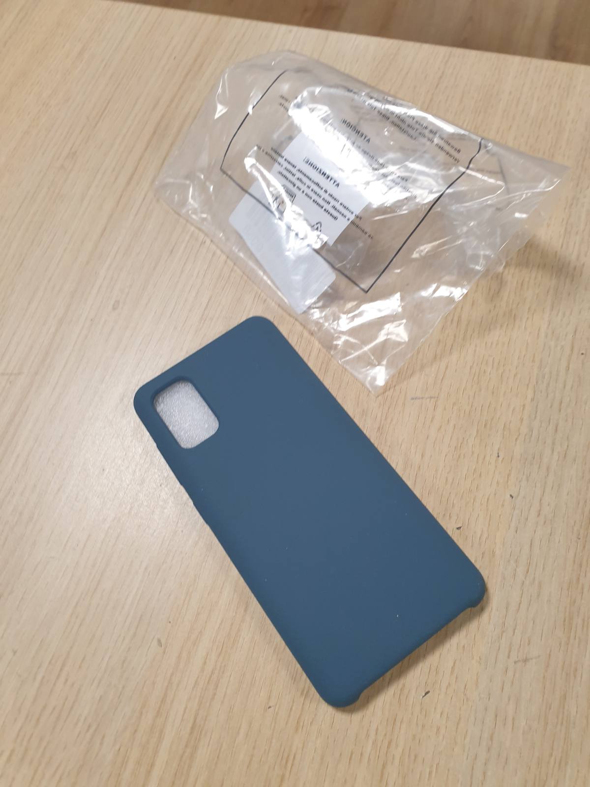 296442 - KWMOBILE Mbrojtëse e përputhshme me Samsung Galaxy A41, Mbrojtëse Telefoni prej Silikoni të Butë TPU, Ngjyrë Argjile e Errët.