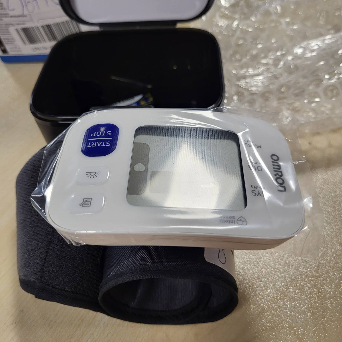 296748 - OMRON - Monitor i presionit të gjakut RS4 - Test Winner Stiftung Warentest 11/2023