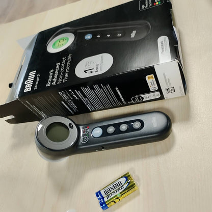 296750 - BRAUN - Termometër ballit pa kontakt Sensian 7 - Teknologjia Age Precision - 3-në-1 - Ekran dixhital me kod ngjyrash - I përshtatshëm për foshnje dhe fëmijë - BNT400
