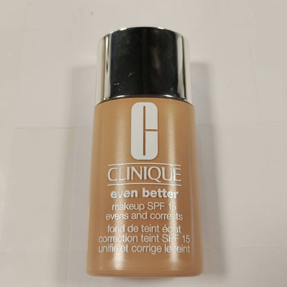 296962 - CLINIQUE Even Better™ Makeup Fondatinë e lëngshme, SPF 15, mbulim të mesëm, vitaminë C, përfundim natyral