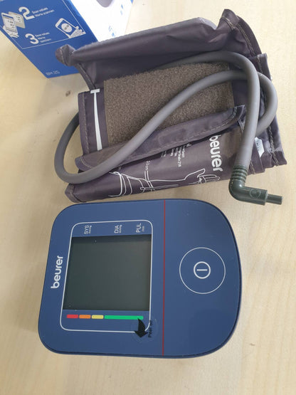 297089 - BEURER Monitor tensioni i gjakut BM 25, për krahun e sipërm, matje e saktë, me port USB-C, manshetë, blu