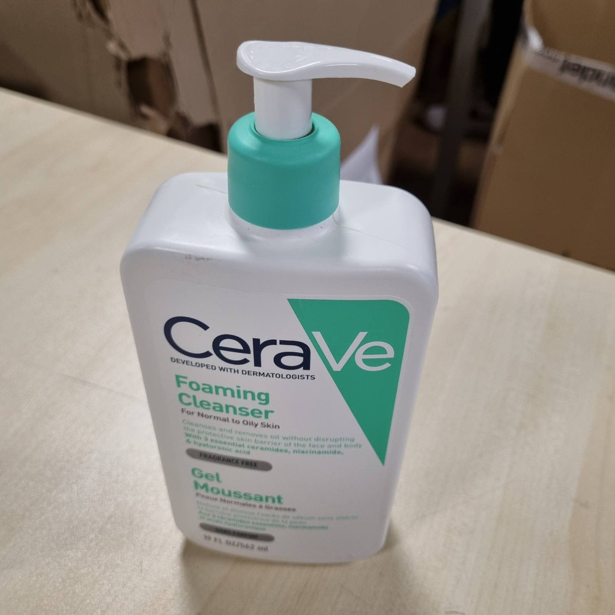 297125 - CERAVE - Xhel shkumëzues, 562 ml, pastron dhe largon yndyrën e tepërt, Acid hialuronik, ceramide, niacinamidë, për lëkurë normale deri në të yndyrshme