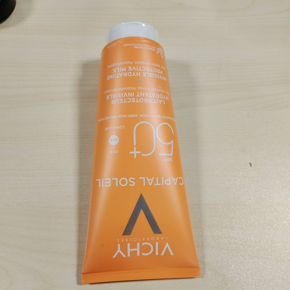 297129 - VICHY - Qumësht Mbrojtës dhe Hidratues, 300 ml, për lëkurë të ndjeshme, Hidratim Intens, Mbrojtje nga Fotot SPF50+