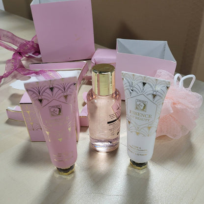 297227 - ACCENTRA Set banjoje ESSENCE OF BEAUTY për femra, set dhuratë me xhel dushi 100 ml, locion trupi 50 ml, pastrues trupi 50 ml, sapun 100 g, sfungjer rrjetë, në kuti dhuratash.
