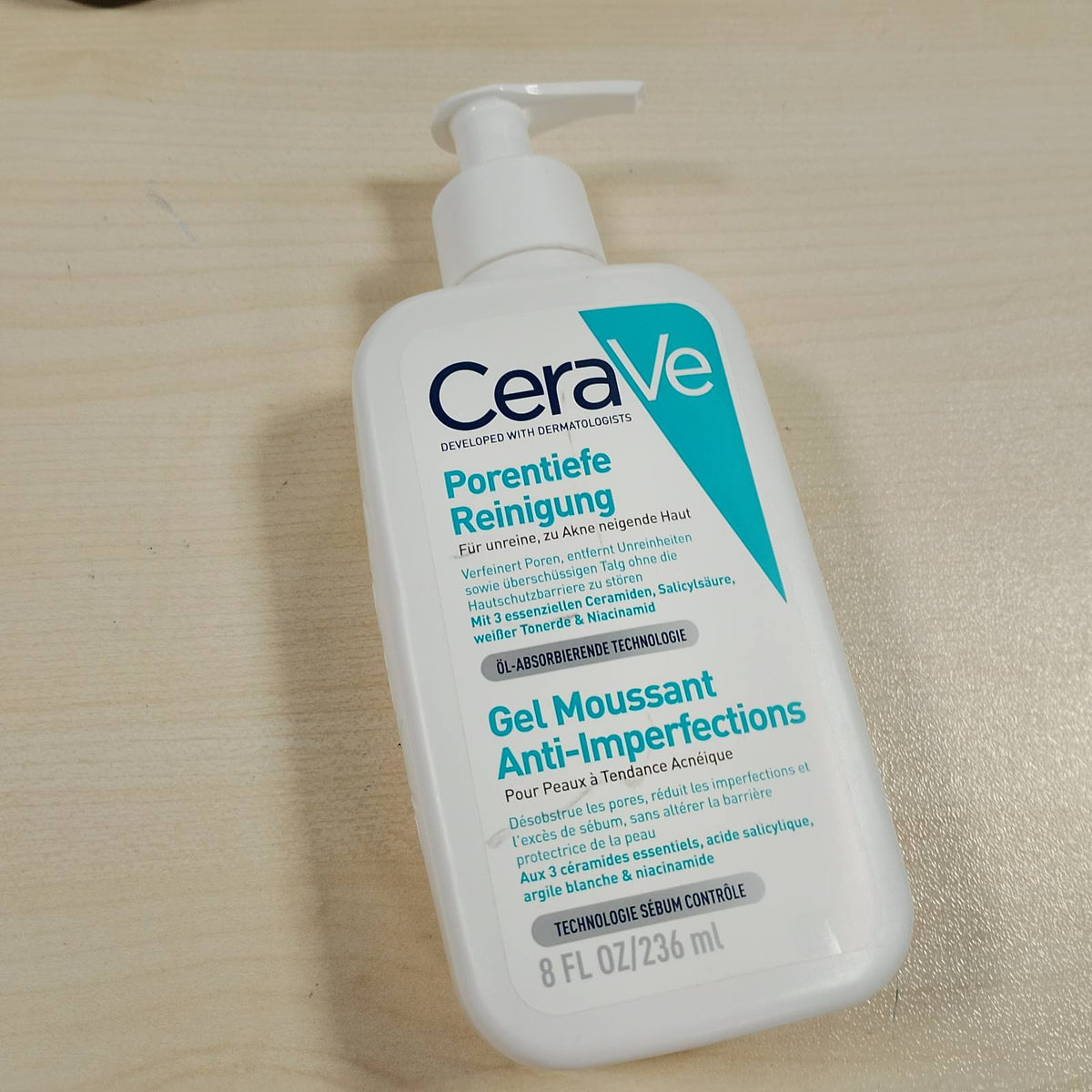 297517 - CERA VE Xhel pastrues me shkumë për fytyrën, 236 ml, acid salicilik, për lëkurë me njolla dhe akne