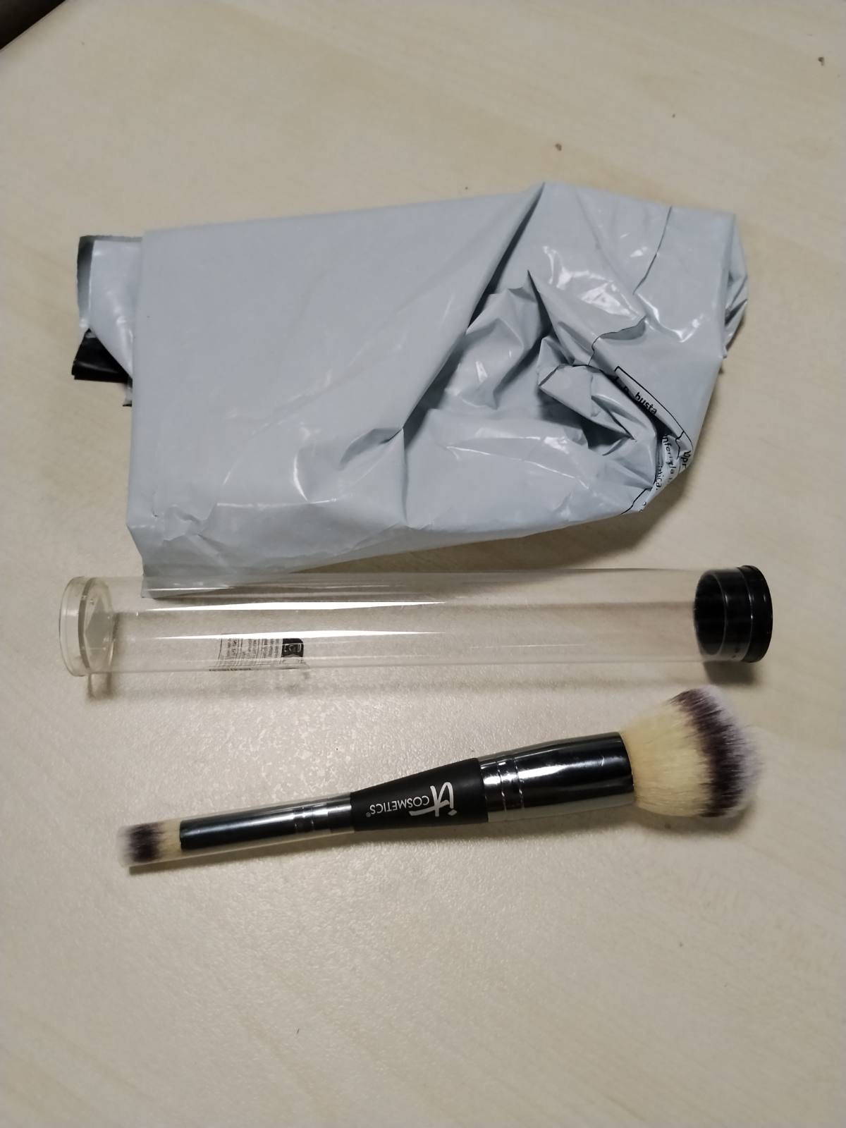298065 - IT COSMETICS Furçë për Përsosjen e Lëkurës Heavenly Luxe #7, 1 copë, Furçë grimi me dy skaje, E rrumbullakët me koka të vogla dhe të mëdha, Fije higjienike, vegane, pa pesticide