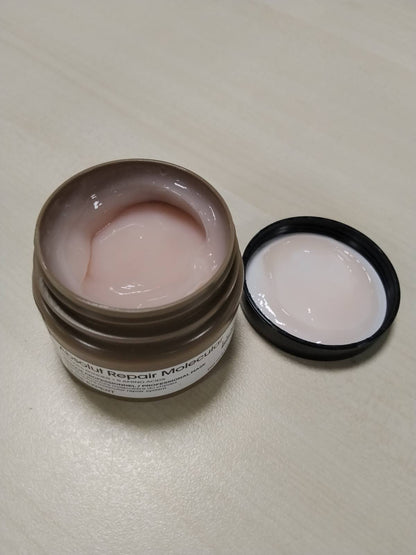 298277 - L'OREAL PROFESSIONNEL Maska Riparuese Molekulare Absolut Repair, 150 ml, riparon 2 vjet dëmtime në një aplikim, fuqi +94%, butësi +85%.