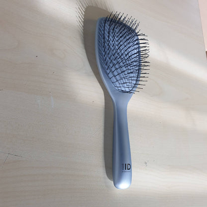 298527 - PARSA Beauty Furçë flokësh ID Kundër rënies së flokëve – Kjo furçë nuk tërheq flokët dhe parandalon këputjen dhe tërheqjen e tyre.