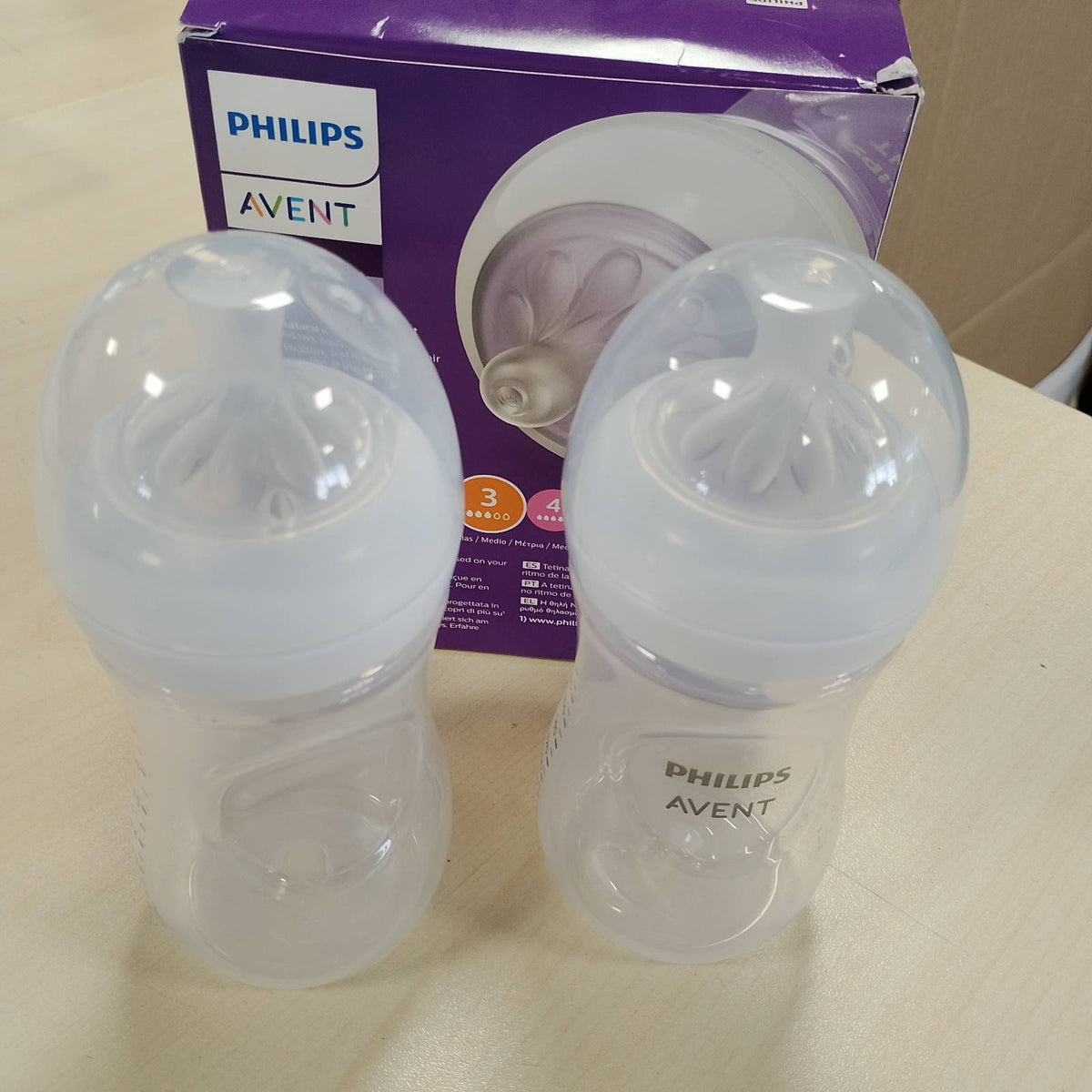 298609 - PHILIPS AVENT Natural Response, pako me 2 shishe 260 ml, pa BPA, për foshnje 3 muajsh e lart (Modeli SCY903/02)