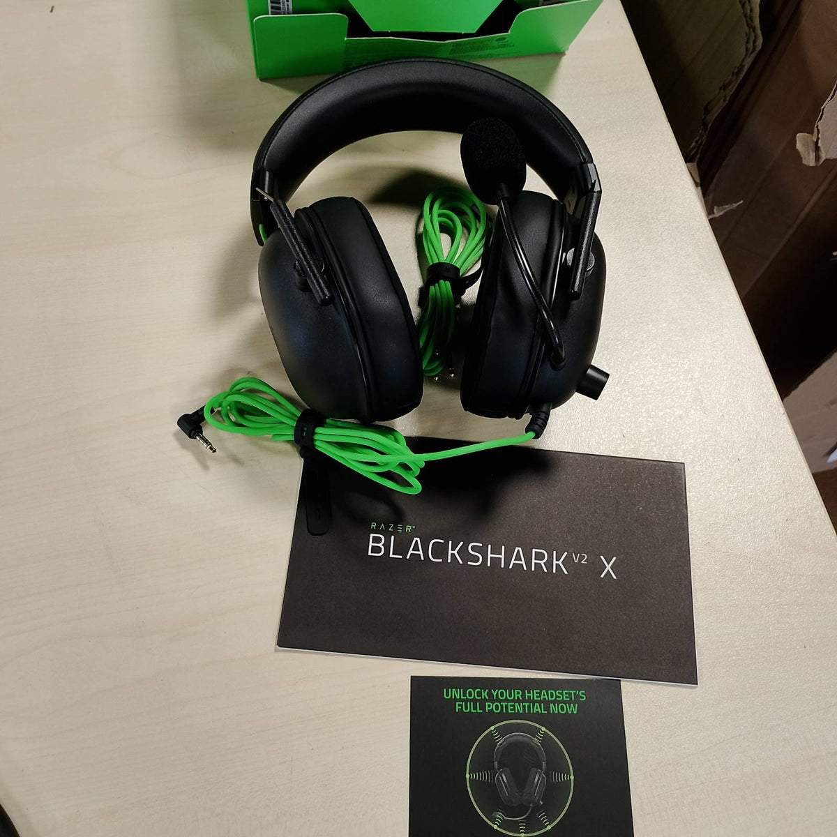 299185 - RAZER BlackShark V2 X - Kufje Premium për Lojëra Esports (Kufje me tel me drajverë 50 mm, anulim zhurme për PC, Mac, PS4, Xbox One dhe Switch) të Zeza