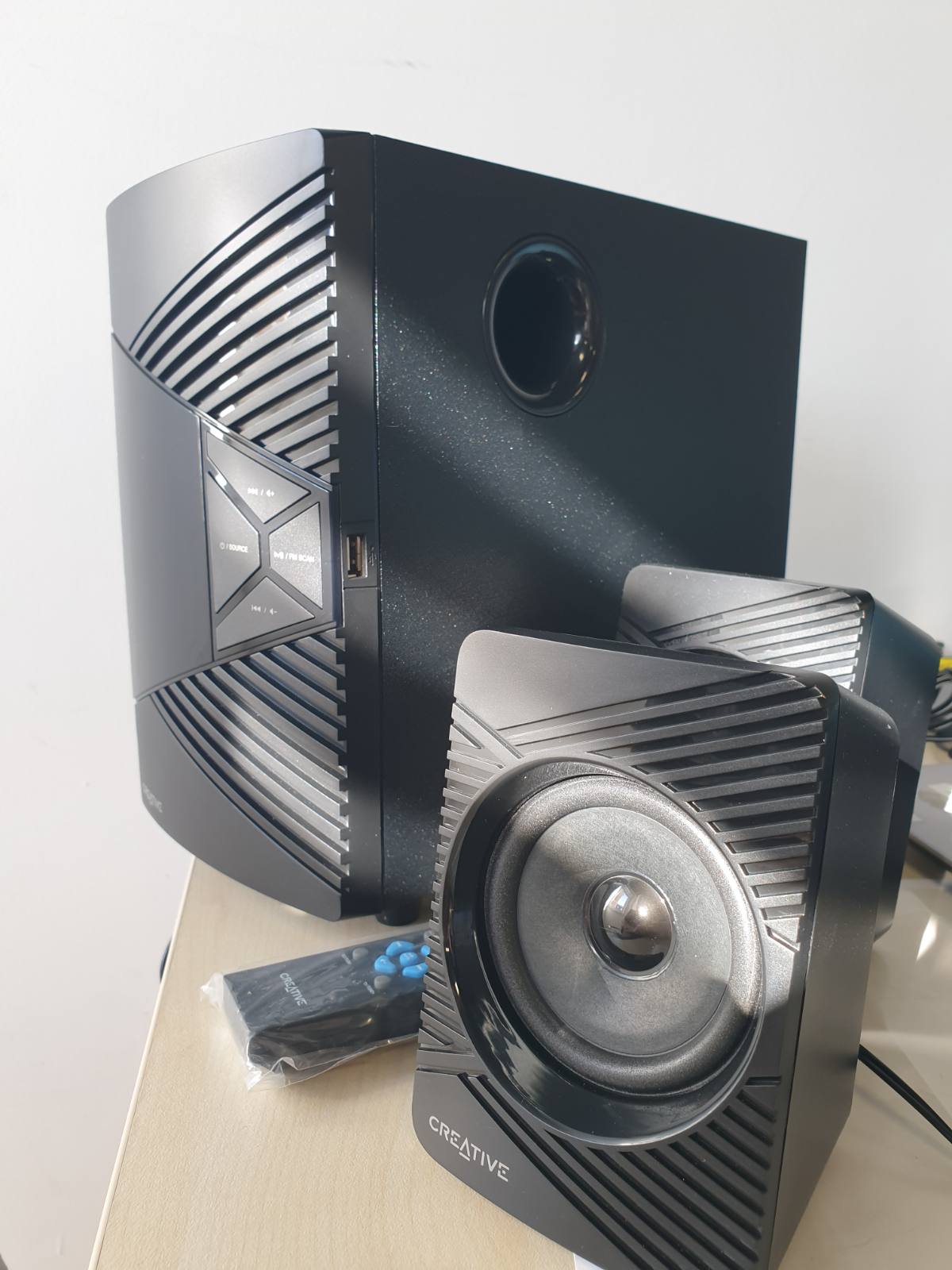 299222 - CREATIVE Altoparlant Bluetooth 2.1 SBS E2500, Subwoofer, i zi, për TV dhe kompjuterë, 60W