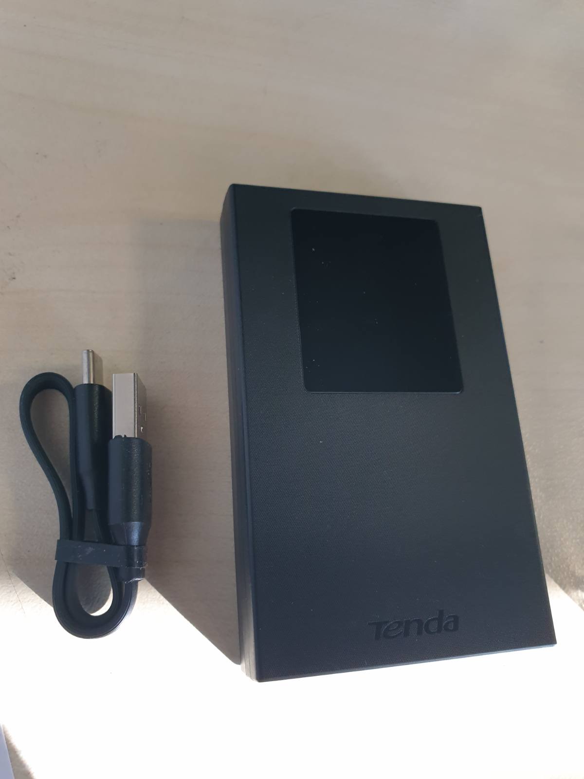 299288 - MF6 Sapun Tenda WiFi me kartë SIM CAT 4 150Mbps, Wi-Fi 6 AX300Mbps, Router WiFi Portativ, Ekran LCD me Ngjyra, Bateri e Rikarikueshme, Portë USB-C