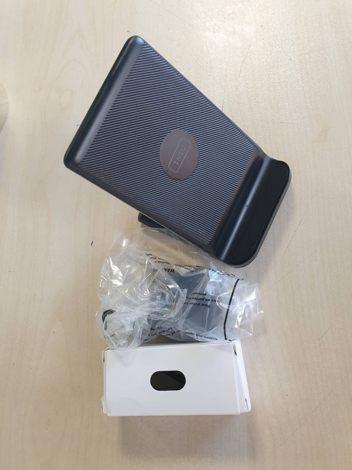 299557 - INIU Stacion karikimi pa tel i shpejtë, i çertifikuar 15W Qi, Mbajtëse karikimi për iPhone 17 16 15 14 13 12 11 Pro MAX Samsung Galaxy S23 S22 Google Pixel 8 7 6