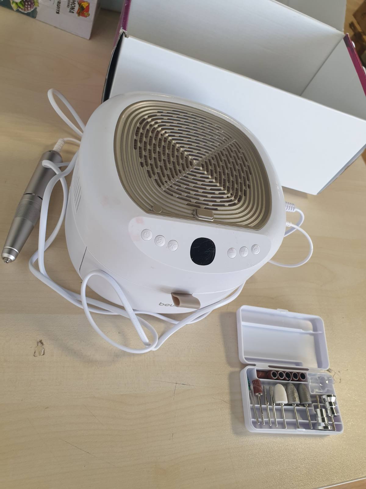 300260 - BEURER - Stacion Profesional Manikyr/Pedikyr MP 200 StudioNails Pro 3-në-1, me llambë UV/LED dhe nxjerrëse pluhuri, 26,000 RPM, 9 shtojca