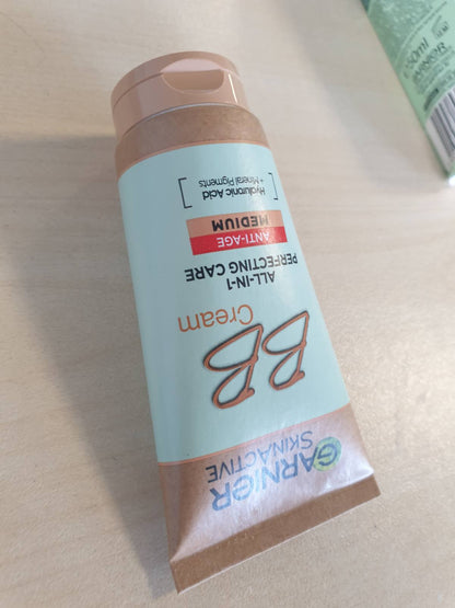 300922 - GARNIER Skin Active Krem BB kundër plakjes, SPF 25, 50 ml, Acid hialuronik, Aloe Vera, Vegan