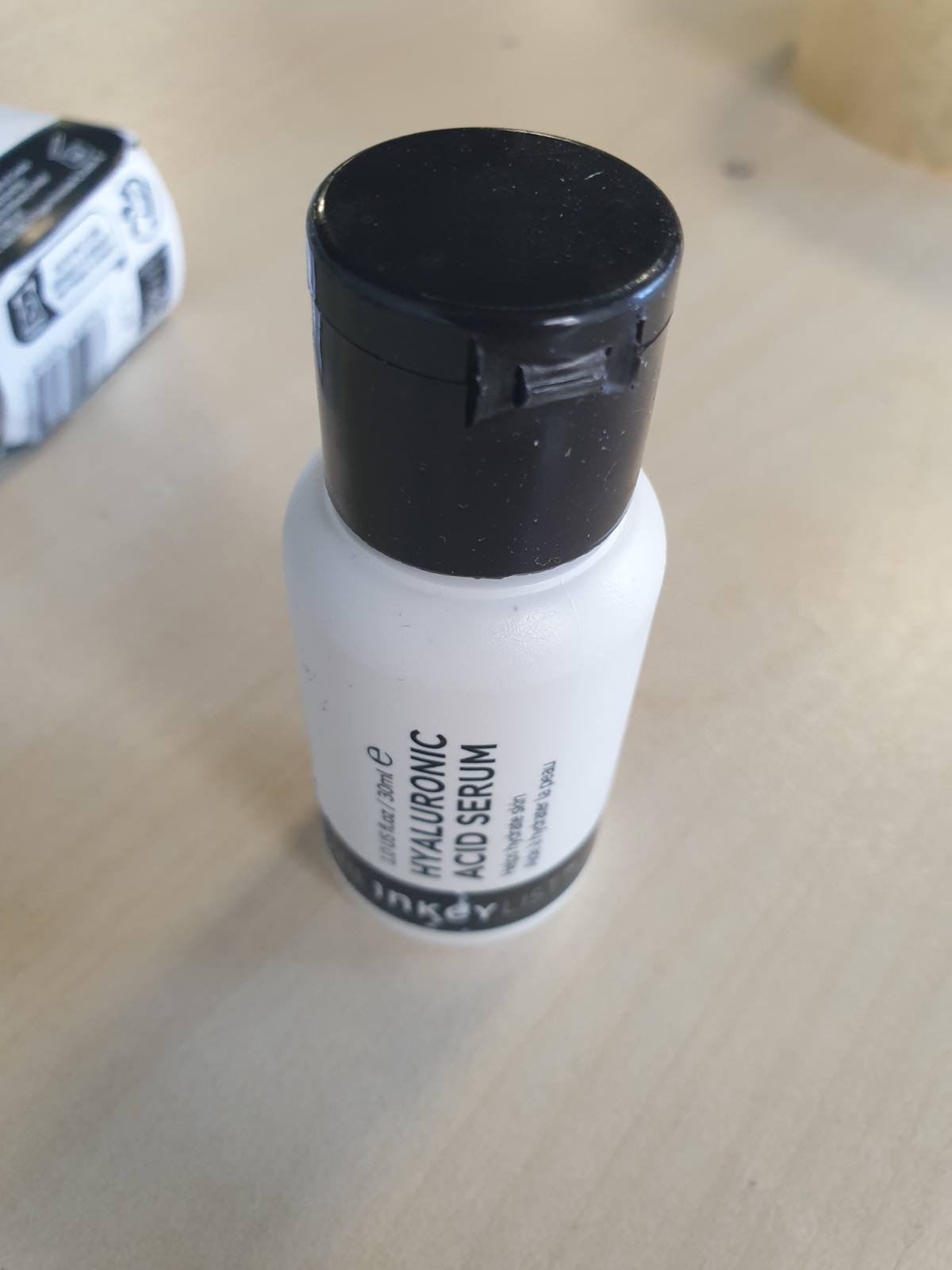 301328 - INKEY LIST Serumi i fytyrës me 2% acid hialuronik, 30 ml, kujdes hidratues për lëkurën, i përshtatshëm për veganë