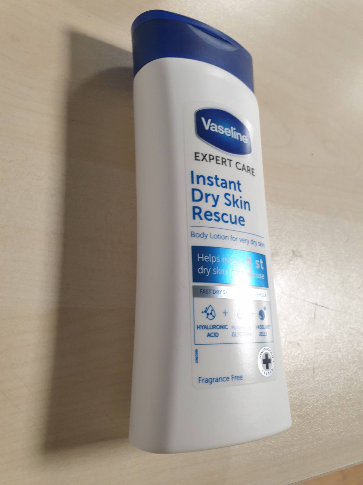 301412 - VASELINE Locion Shpëtimi i Menjëhershëm për Lëkurën e Tharë, 400ml