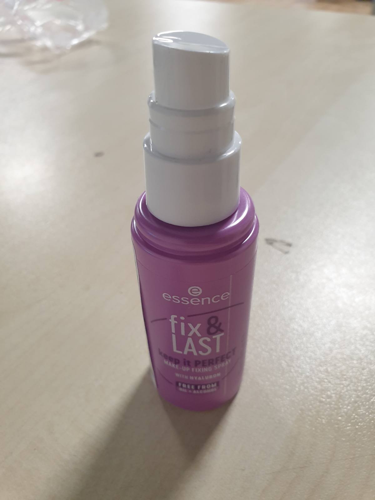 301500 - ESSENCE - Fix & LAST Make-Up Fixing Spray - Transparent - 50 ml - Vegan, Pa vaj, Pa parfum, Pa alkool