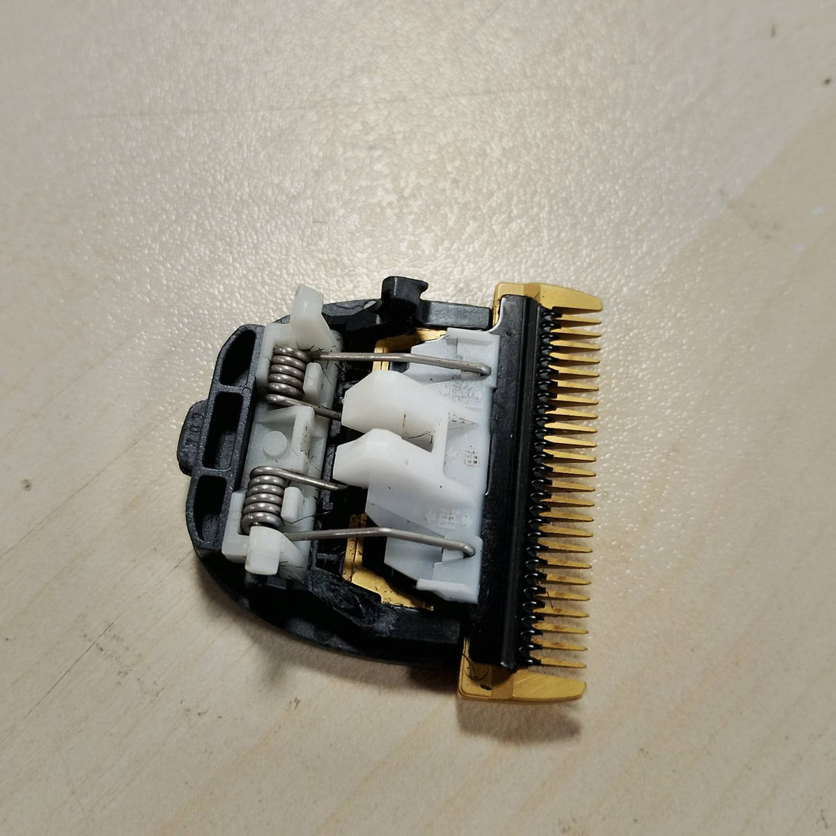 301559 - PANASONIC Makinë prerëse flokësh ER-DGP90, profesionale, me kabllo/pa kabllo