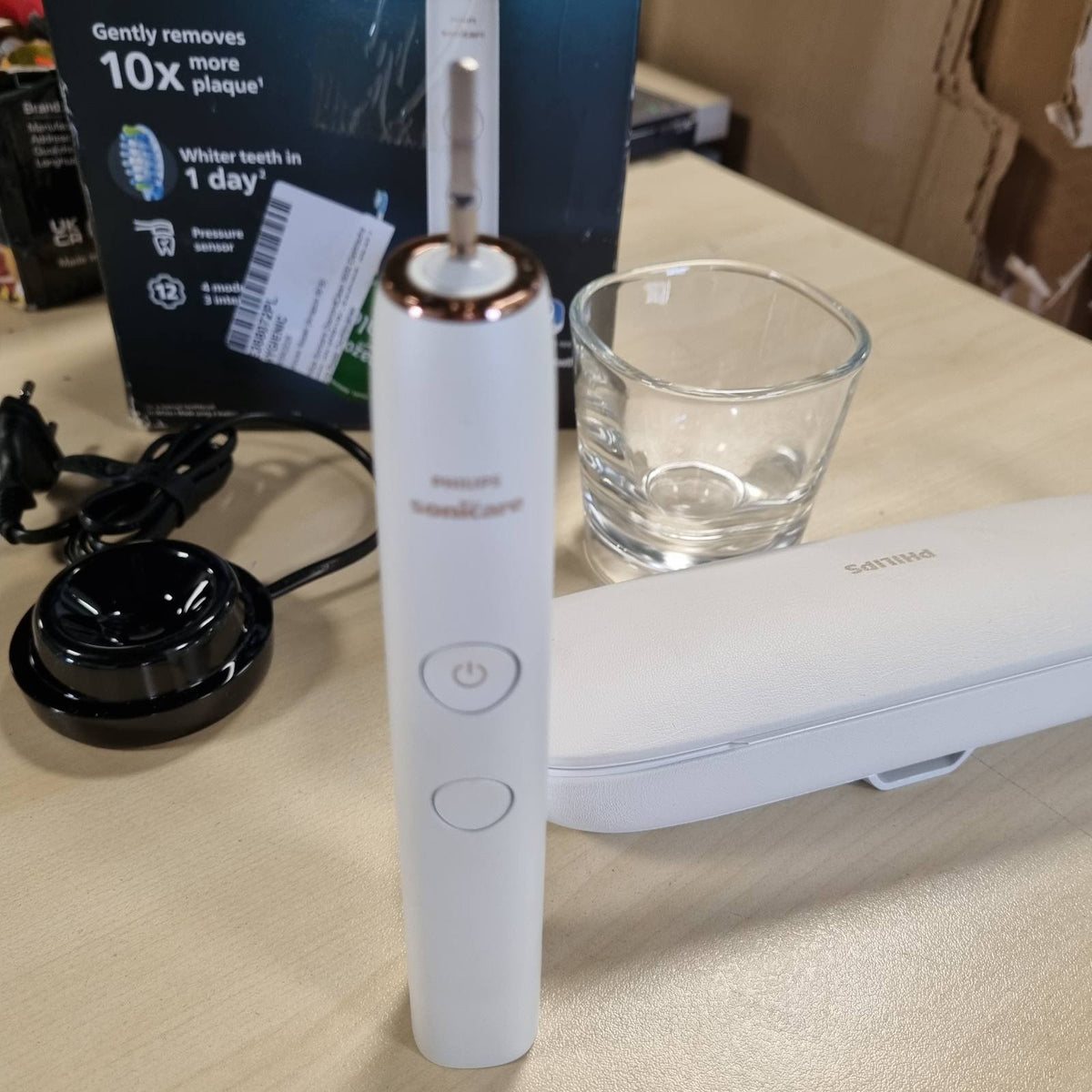 301561 - PHILIPS Furçë dhëmbësh elektrike Sonicare DiamondClean 9000, HX9911/94, sensor presioni, 4 mënyra pastrimi, 3 nivele intensiteti, xham karikimi, kuti udhëtimi USB, ngjyrë ari rozë