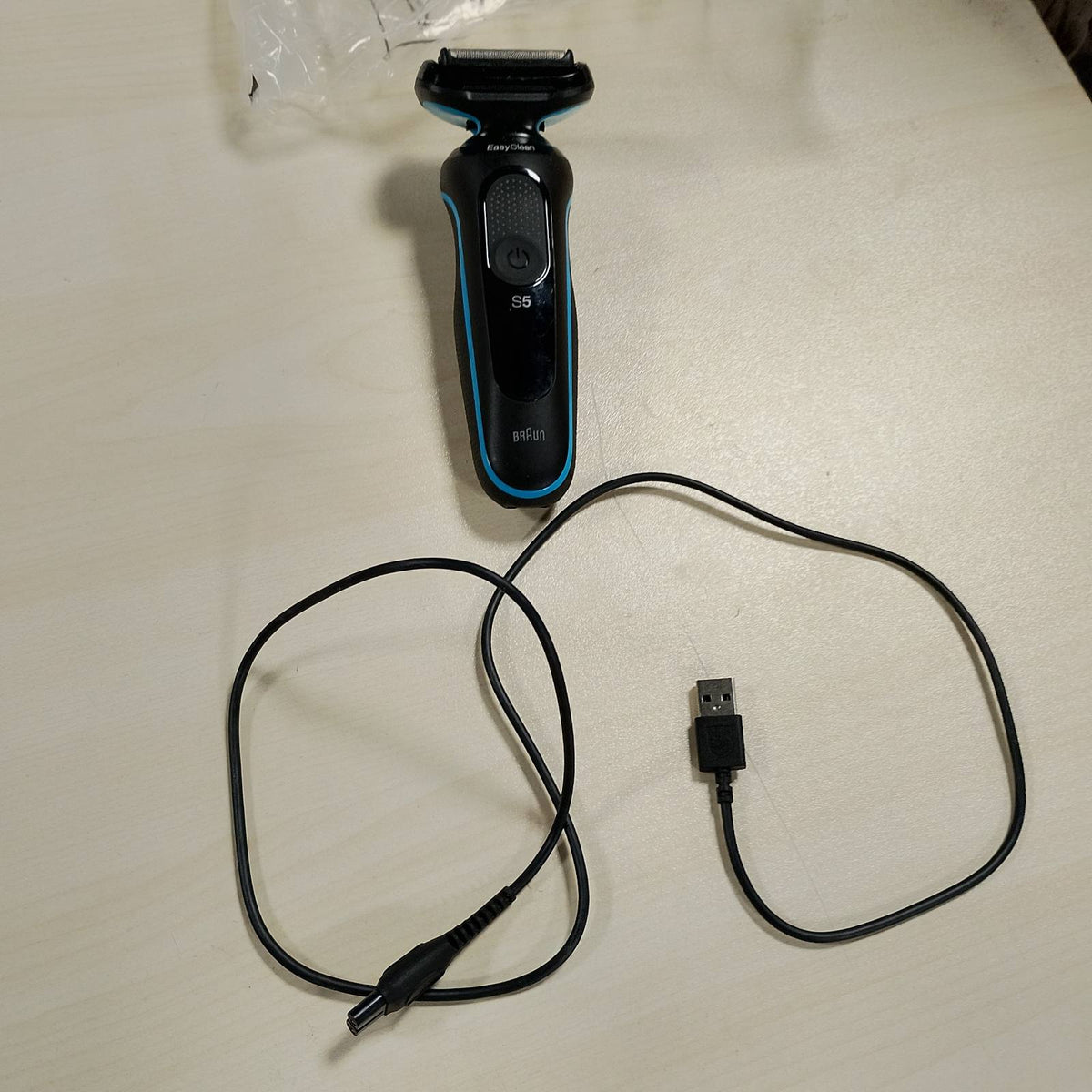 301594 - BRAUN Makinë rroje elektrike Series 5, me aksesor për shkurtimin e mjekrës EasyClick, stacion karikimi, makinë rroje EasyClean, rezistente ndaj ujit, 51-M4500cs, jeshile menteje