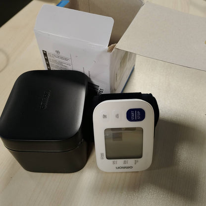 301846 - OMRON Monitor i presionit të gjakut RS4 - Test Winner Stiftung Warentest 11/2023