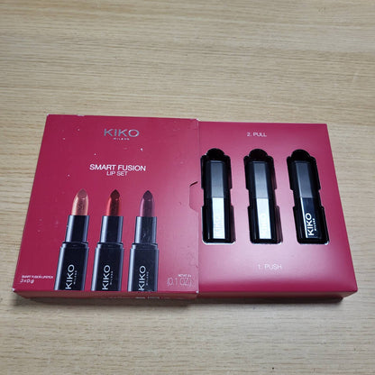 302177 - KIKO MILANO Smart Fusion Lip Set 02 - Set buzësh me 3 buzëkuq me një përfundim të shndritshëm