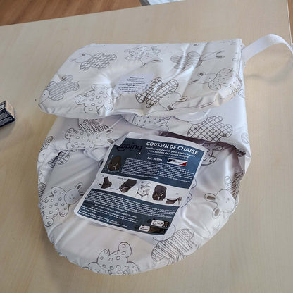 302262 - JASTËK PËR KARRIGE TË LARTË PËR FOSHNJE ME RROTA | PVC I PAPËRSHKUESHËM NGA UJI, ME RRIPA, I PRODHUAR NË FRANCË | LEPUR PIZHAME