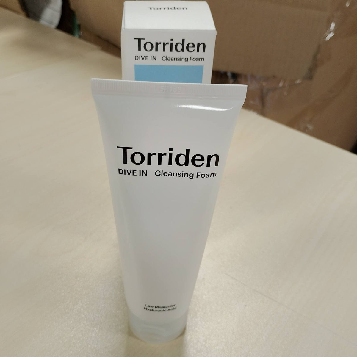302315 - Torriden DIVE IN Shkumë Pastruese - 150ml, me acid hialuronik, pantenol dhe alantoinë