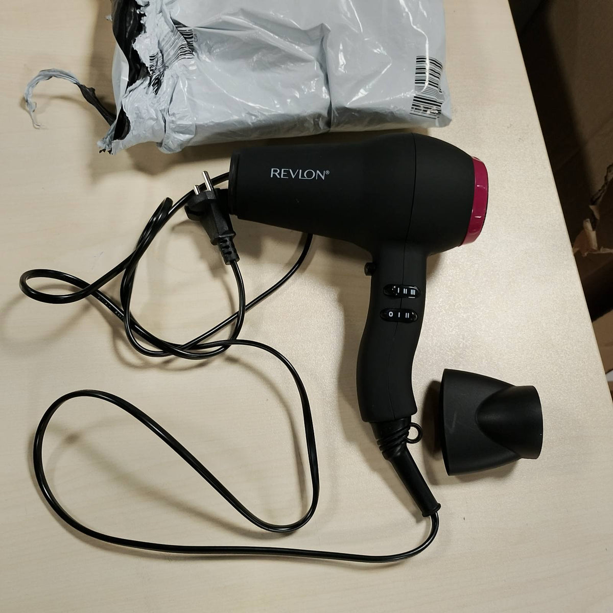 302332 - REVLON Tharëse flokësh RVDR5823, 2000W