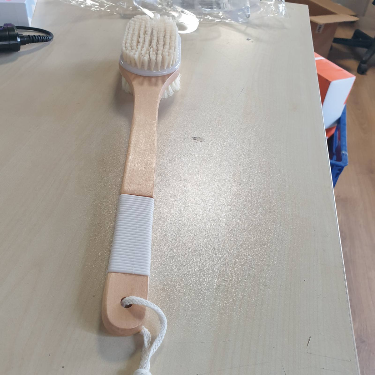 302445 - Furçë mbrapa Blendura 43 cm, dorezë e gjatë, dorezë silikoni që nuk rrëshqet