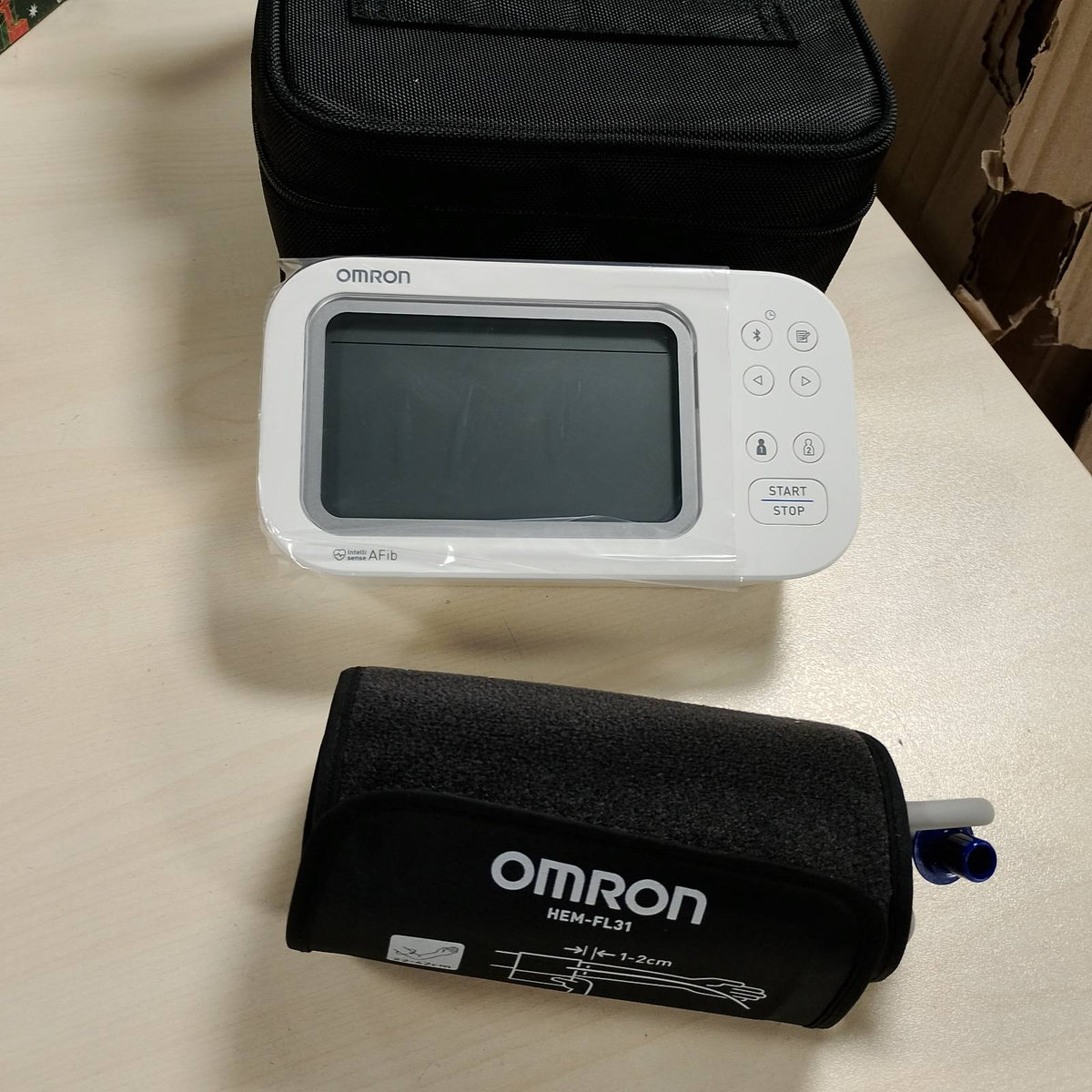 302754 - OMRON Monitorues i tensionit të gjakut për krahun e sipërm X7 Smart AFib, 2 përdorues, 22-42 cm