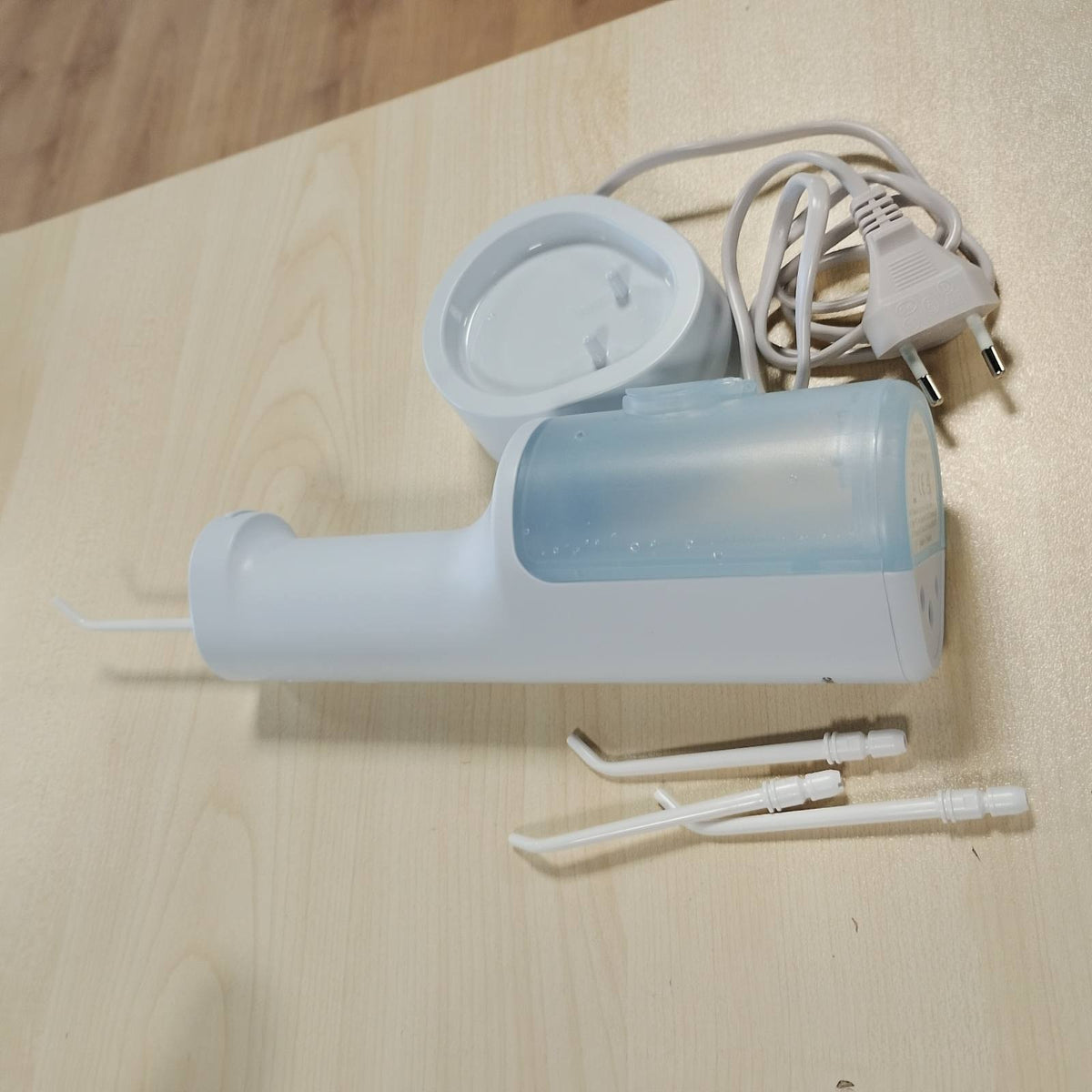 302779 - PANASONIC Pastrues dhëmbësh me ujë ultrasonik Series 300 EW-DJ27-A303, Ujitës Oral, 200 ml, IPX7, 4 Gryka Standarde, 5 Cilësime Presioni