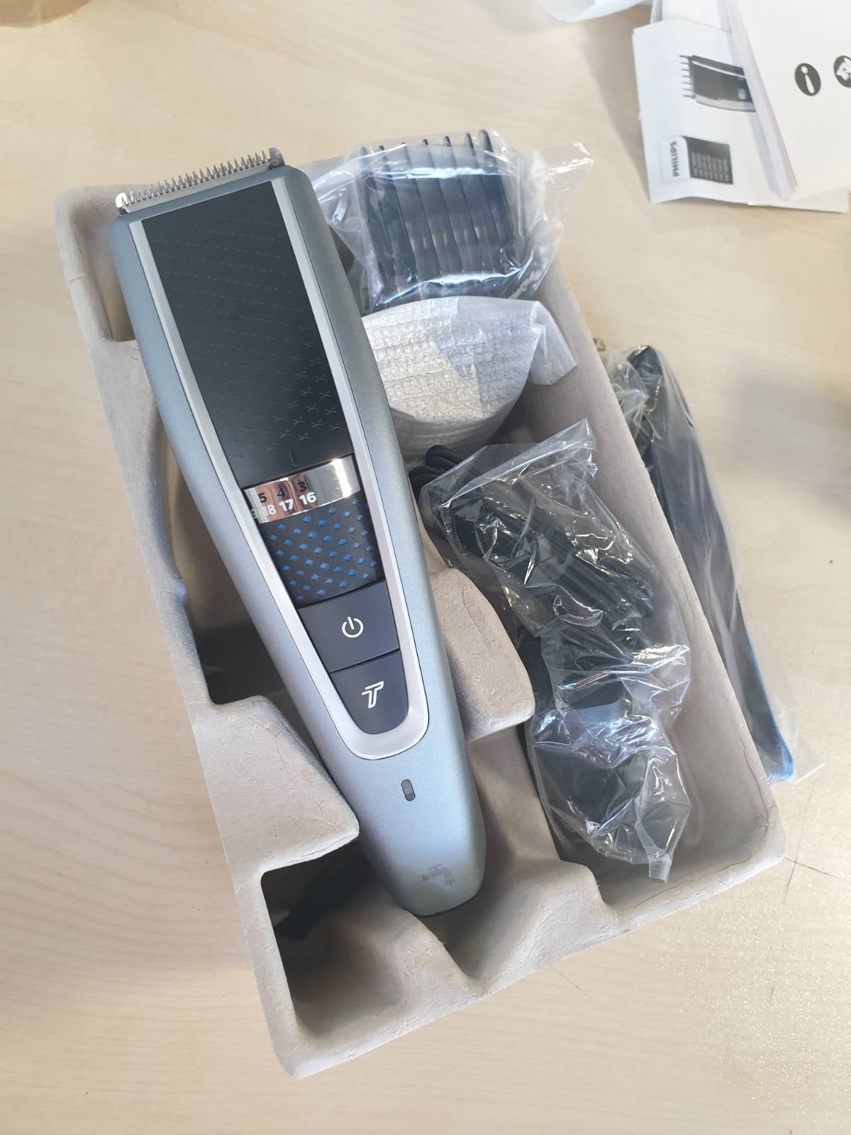 302960 - PHILIPS Makinë prerëse flokësh HC5630/15 Seria 5000, 28 cilësime gjatësie, 3 aksesorë, modalitet turbo