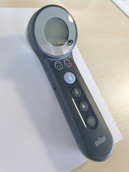 303064 - BRAUN Termometër ballit pa kontakt Sensian 7, Teknologjia Age Precision, 3-në-1, Ekran dixhital me kod ngjyrash, I përshtatshëm për foshnje dhe fëmijë, BNT400